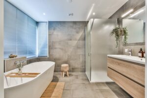 7 Hot Tips for Staging Your Master Bathroom